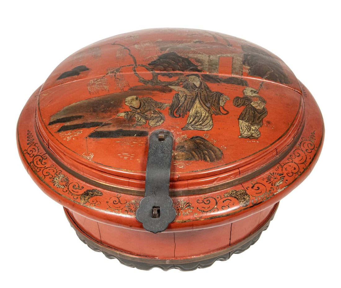 CHINESE GILT RED LACQUER LADIES GROOMING BOX, QING DYNASTY (1 of 2)