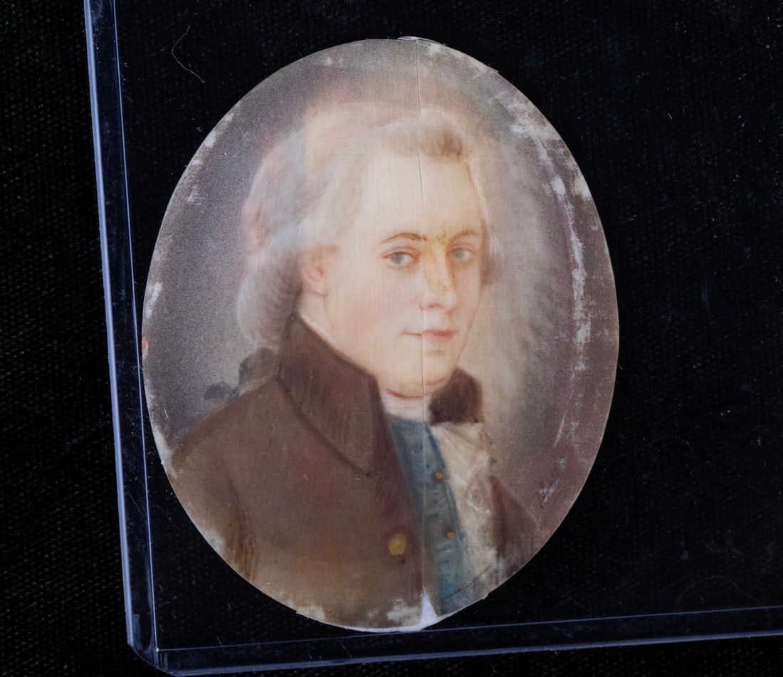 MINIATURE PORTRAIT OF MAN, OIL ON IVORY, CIRCA 1770 (1 of 2)