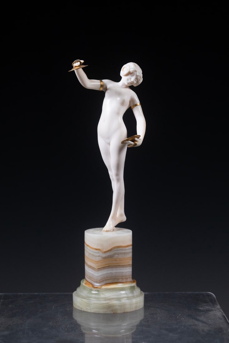 BELLE EPOCH IVORY FIGURINE SIGNED "SASSON" (1 of 4)