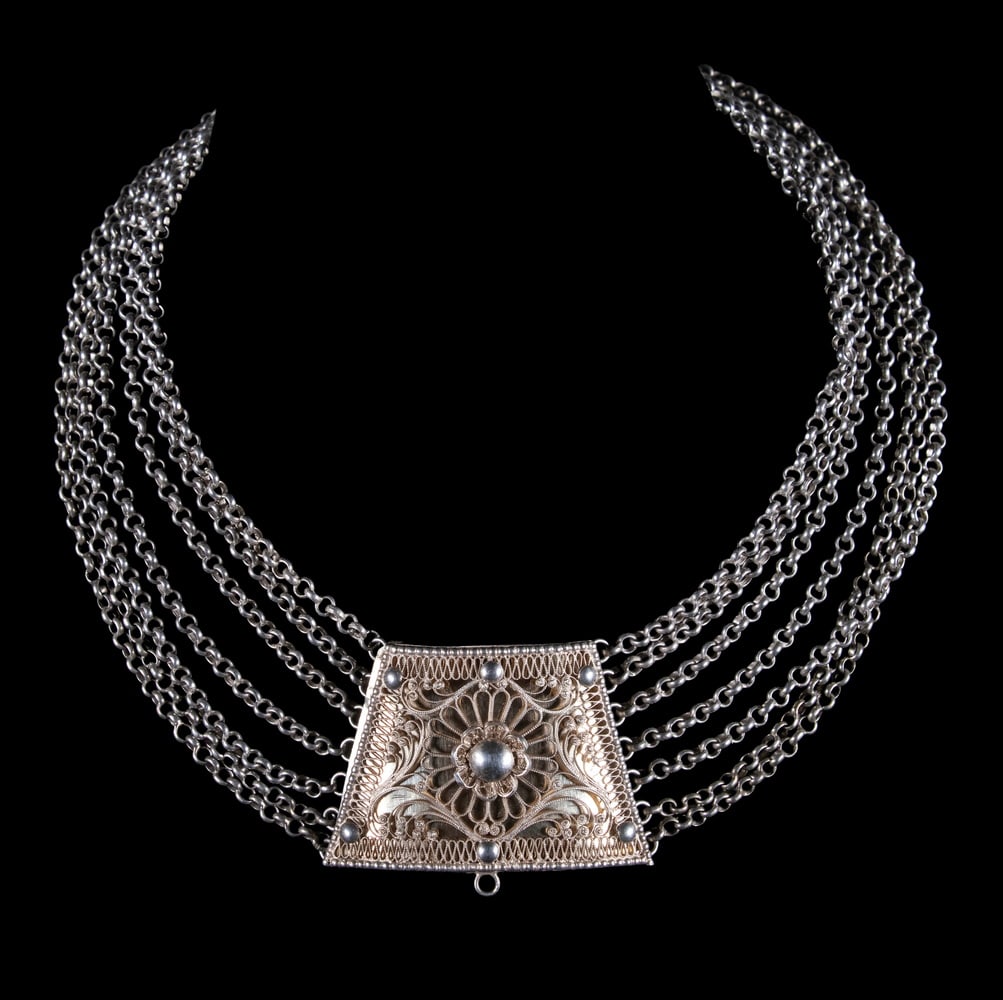GERMAN FILIGREE SILVER TRACHTEN NECKLACE, EARLY 19TH CENTURY (1 of 3)