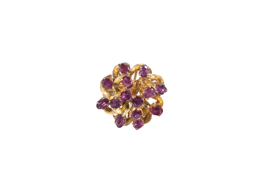 VINTAGE 18K GOLD RUBY CLUSTER RING - 2