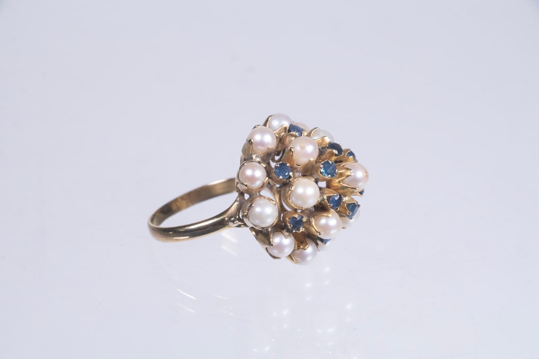 18K GOLD PEARL AND SAPPHIRE CLUSTER RING (1 of 2)