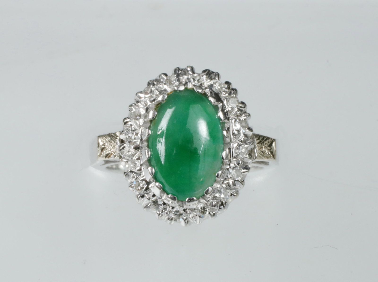 VINTAGE 14K GOLD, DIAMOND & JADEITE RING (1 of 2)
