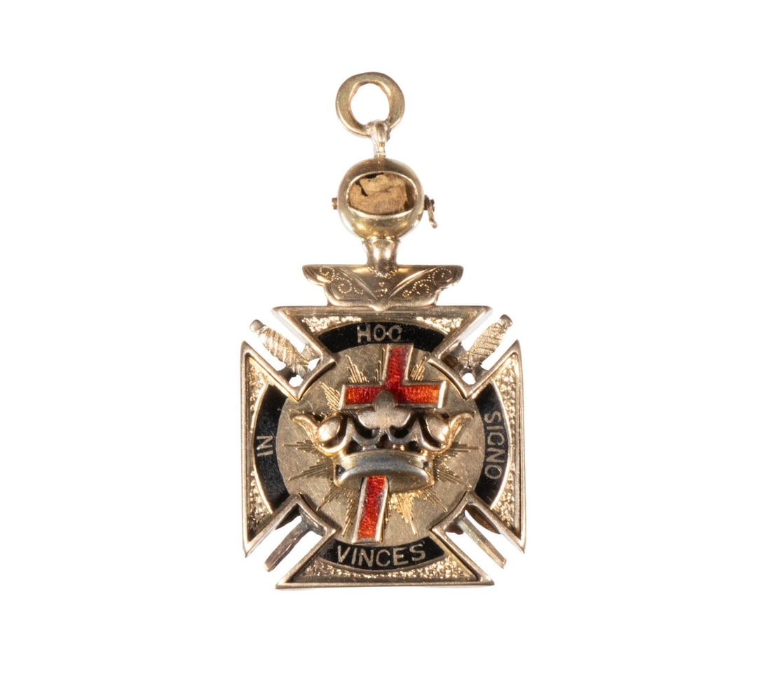 14K GOLD KNIGHTS TEMPLAR MASONIC GOLD AND ENAMEL PENDANT (1 of 3)