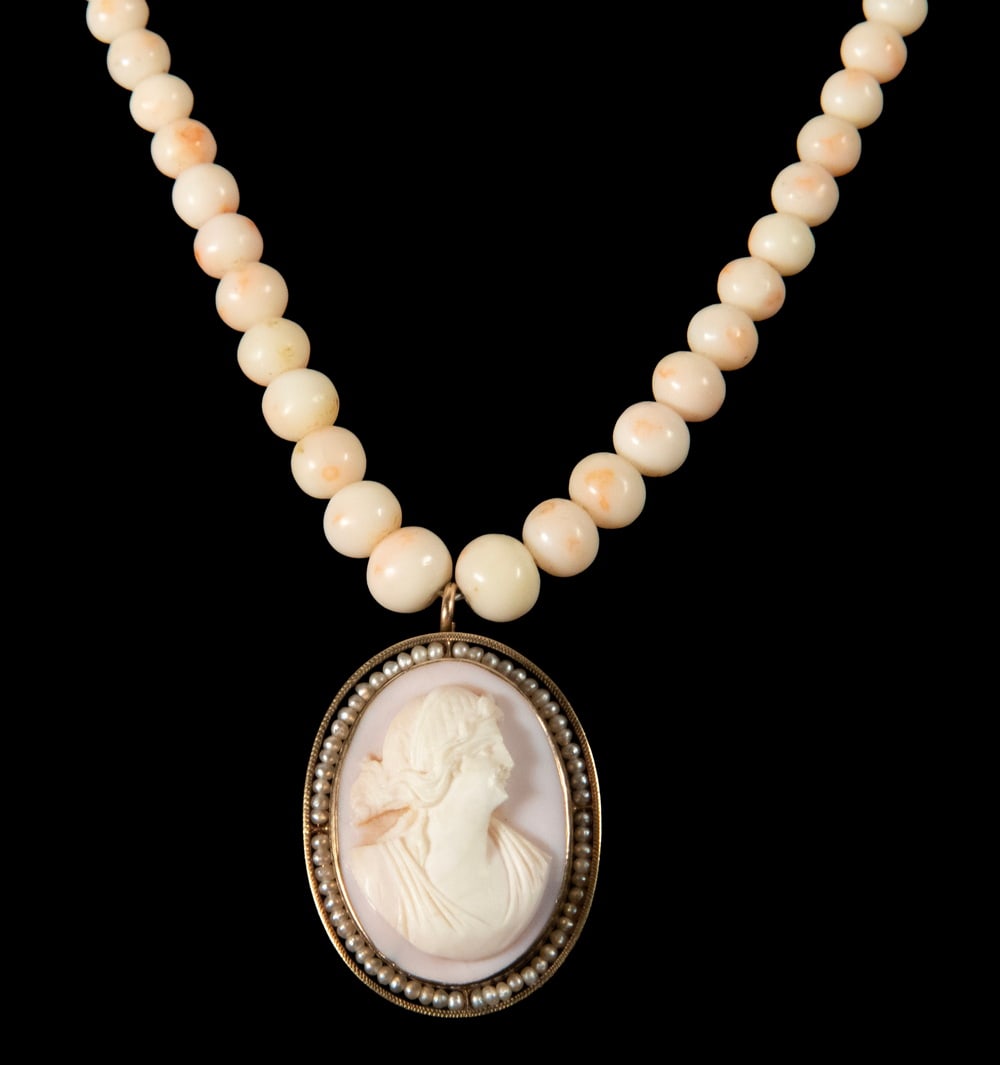 VICTORIAN SHELL CAMEO BROOCH/PENDANT WITH CORAL BEAD NECKLACE (1 of 4)