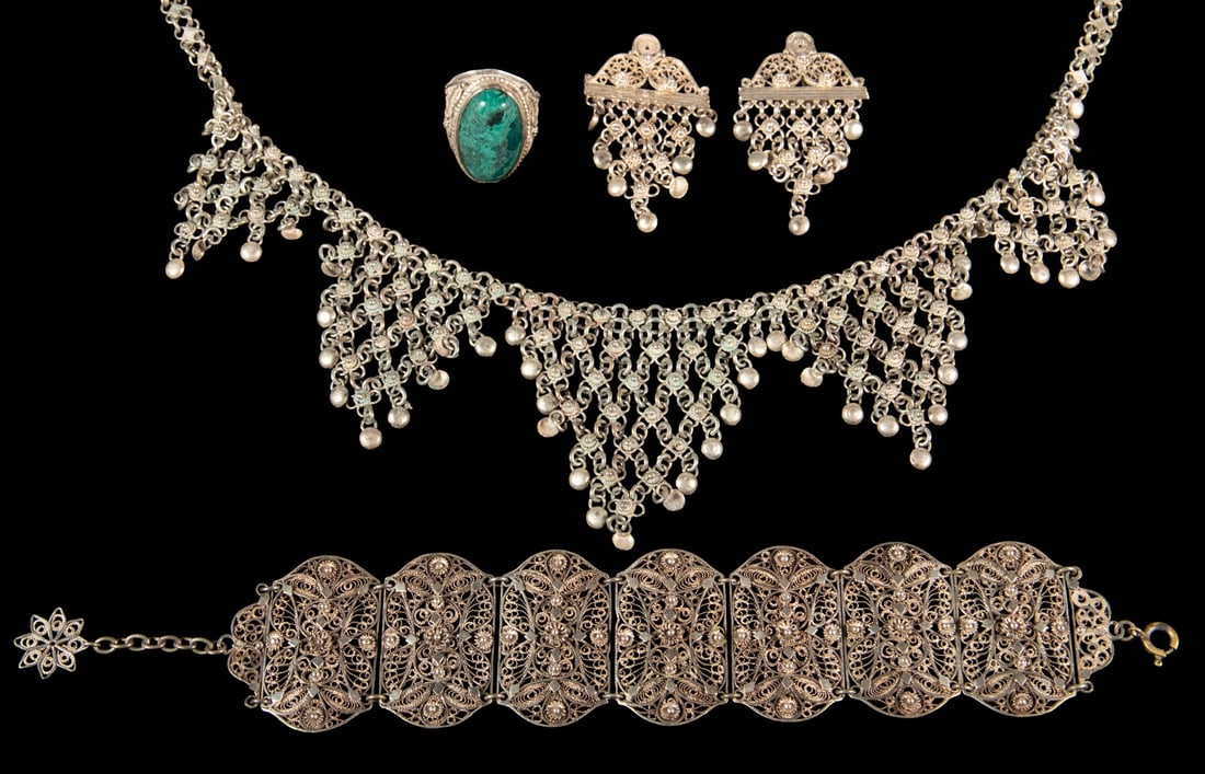 (4 PCS) VINTAGE .900 SILVER FILIGREE JEWELRY SUITE (1 of 1)