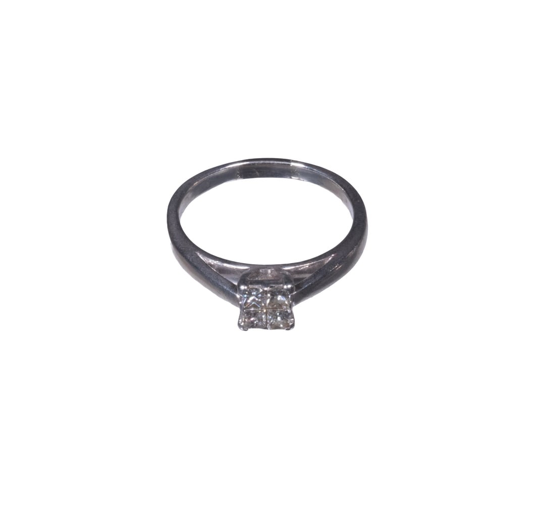 VINTAGE PLATINUM AND DIAMOND RING (1 of 1)