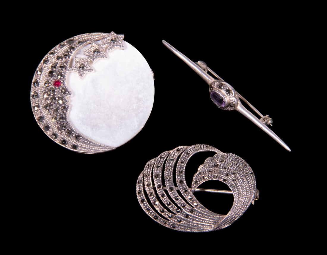 (3) VINTAGE STERLING SILVER GEM-SET BROOCHES (1 of 1)