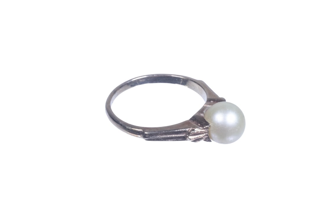 VINTAGE 10K GOLD AND PEARL RING (1 of 1)