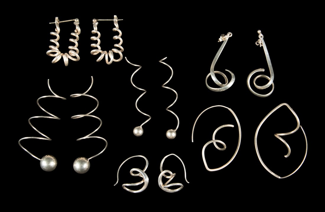 (6) STERLING SILVER MODERNIST SPIRAL DANGLE EARRINGS: (6) STERLING SILVER MODERNIST SPIRAL DANGLE EARRINGS Group of six modernist spiral dangle earrings, ranging from small to large. One set of hoops, one set of studs, and four pairs of open backs.