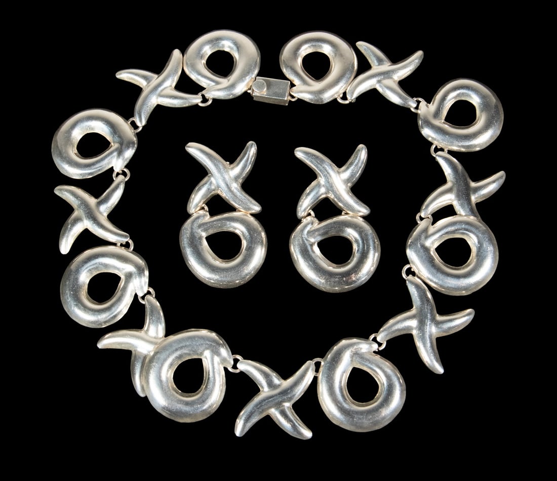 (2 PCS) MEXICAN TAXCO STERLING SILVER ?XOXO? JEWELRY SET: (2 PCS) MEXICAN TAXCO STERLING SILVER ?XOXO? JEWELRY SET A Mexican sterling silver necklace and matching earring set in a bold sculptural modernist design, composed of alternating stylized ?X? and ?O?