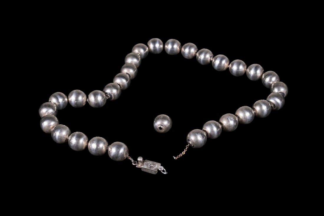 MEXICAN SILVER HOLLOW BEAD NECKLACE (1 of 1)