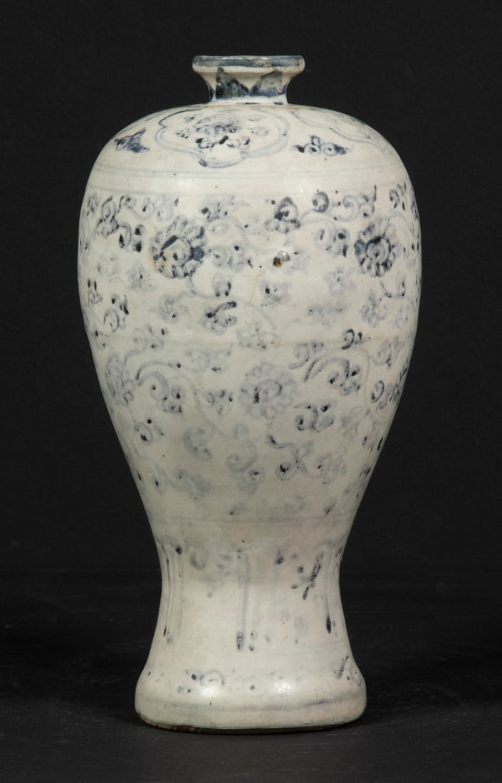 CHINESE MING DYNASTY STYLE BLUE AND WHITE MEIPING VASE (1 of 2)