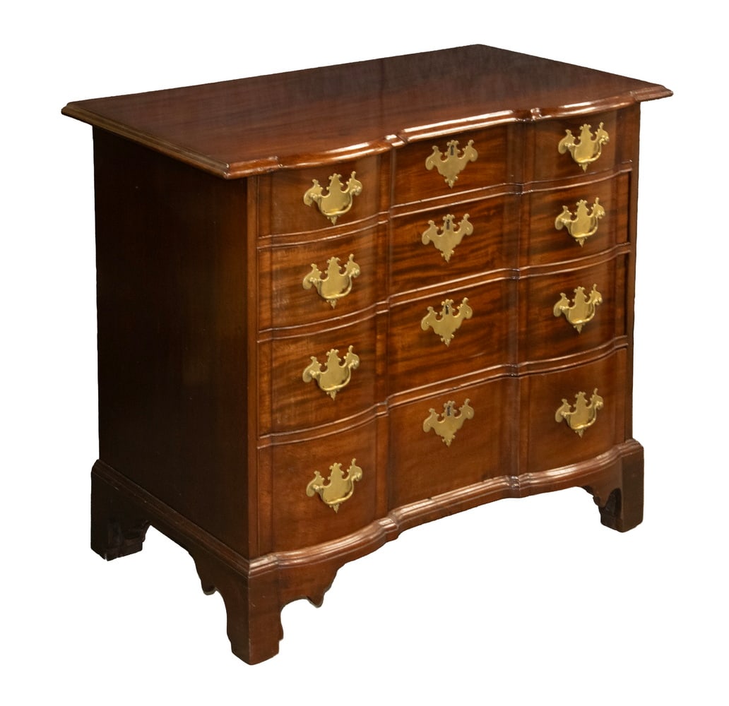 CHIPPENDALE MAHOGANY BLOCK-FRONT CHEST (1 of 5)