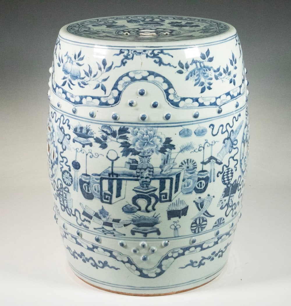 CHINESE BLUE AND WHITE PORCELAIN GARDEN STOOL, LATE QING DYNASTY (1 of 4)