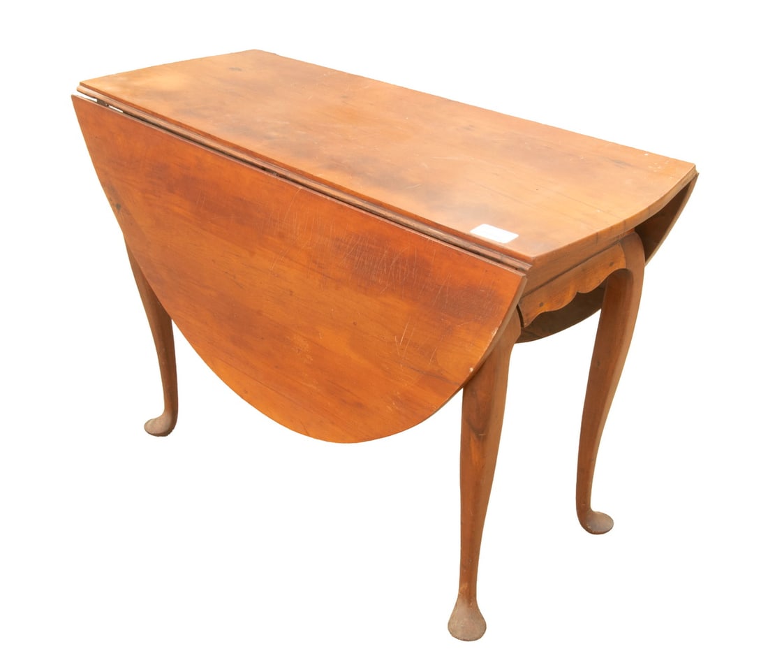 18TH C. QUEEN ANNE OVAL DROPLEAF TABLE (1 of 4)