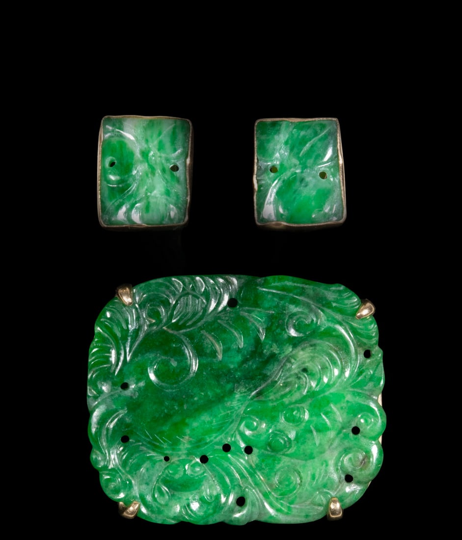 (2PCS) CHINESE CARVED 14K GOLD AND JADEITE SUITE (1 of 2)