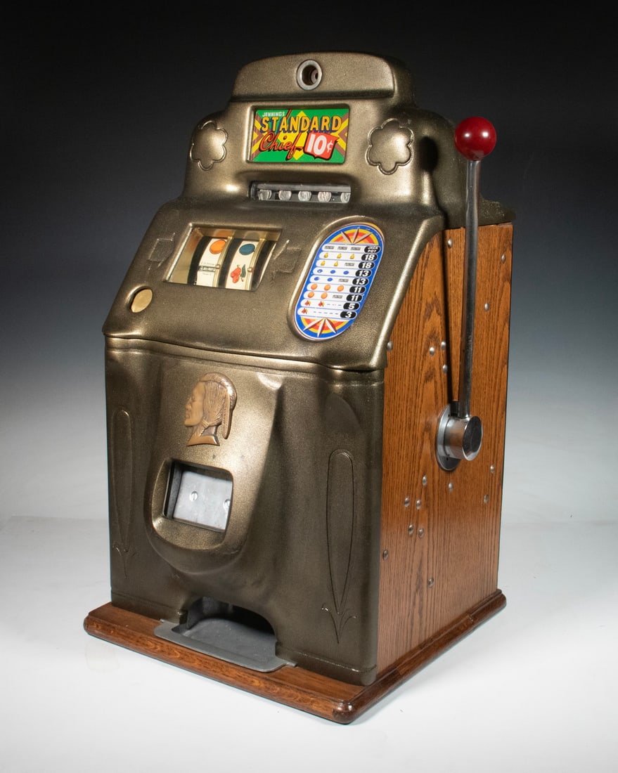 VINTAGE JENNINGS "STANDARD CHIEF" SLOT MACHINE (1 of 6)