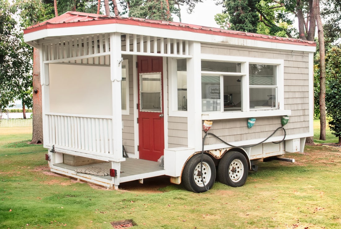 FOOD VENDOR TRAILER (1 of 4)