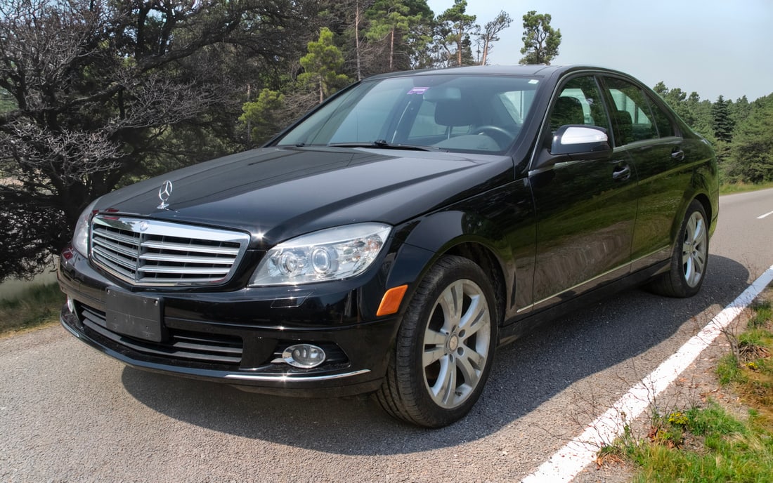 2007 MERCEDES C-CLASS SEDAN: 2007 MERCEDES C-CLASS SEDAN An offering of an excellent luxury sedan from Mercedes. Fitted with a 3.0 liter V6 engine delivering 228 horse power via 7-speed automatic transmission. The black exterior 