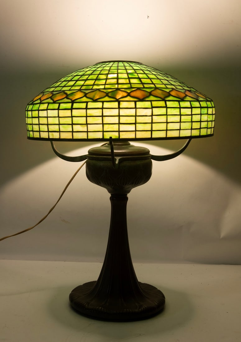 TIFFANY STUDIOS LAMP - 2
