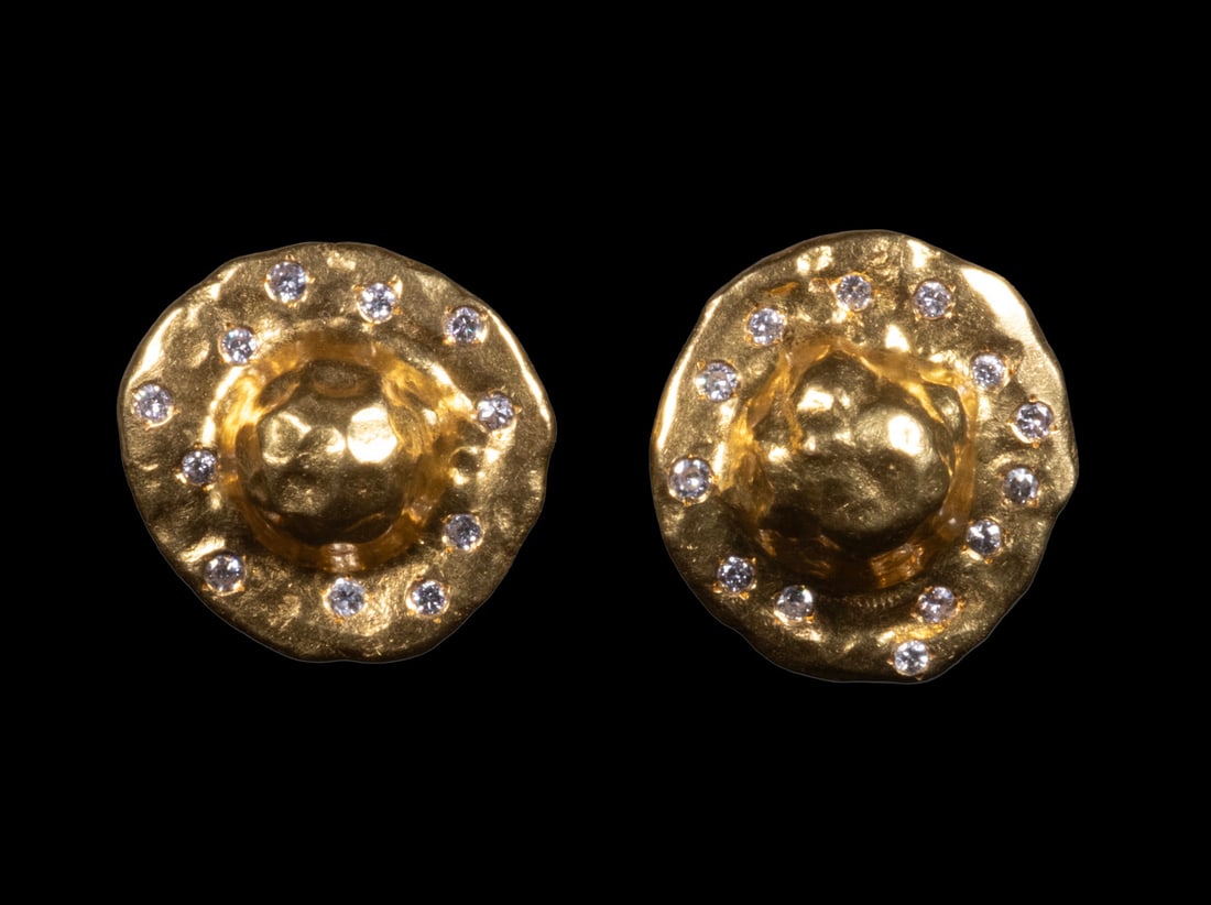 PR VINTAGE JEAN MAHIE 22K GOLD AND DIAMOND EARCLIPS (1 of 2)