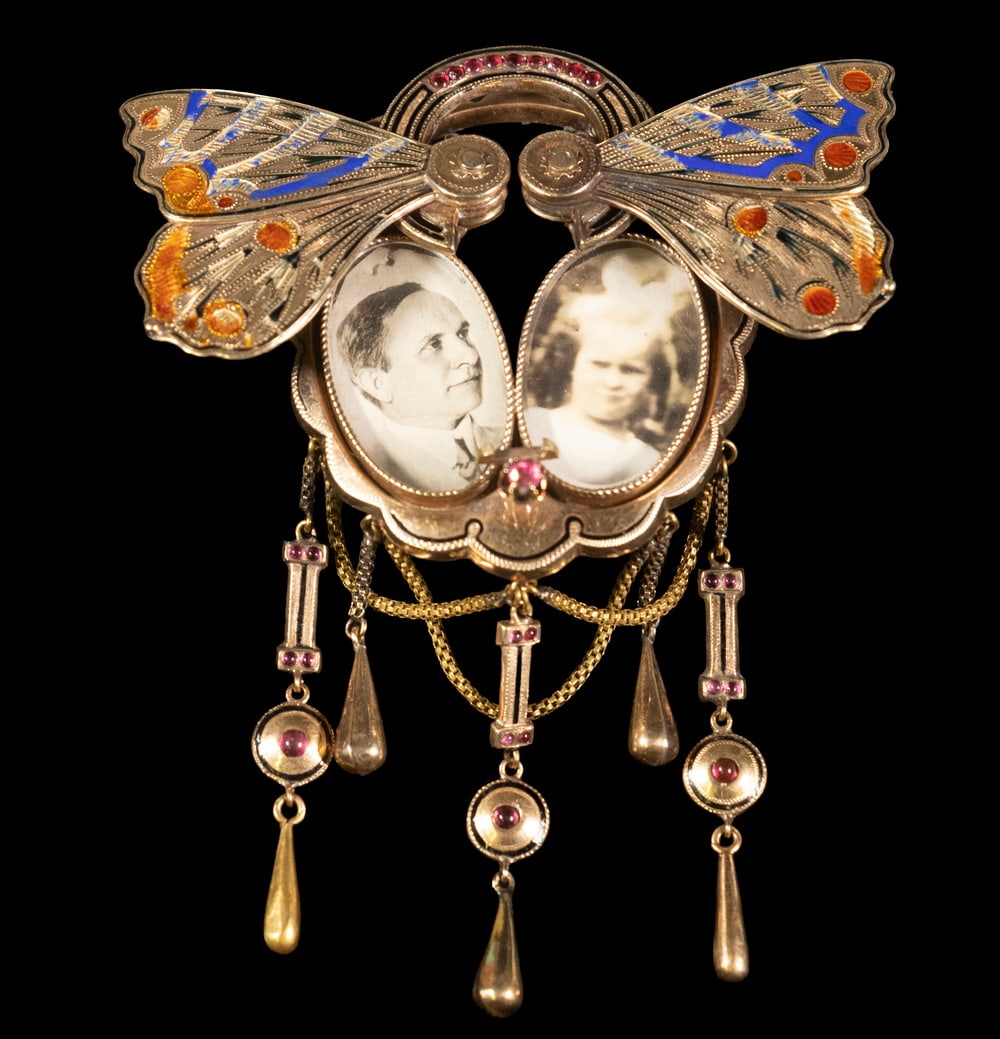 ART NOUVEAU 14K GOLD ENAMELED MOTH PHOTO LOCKET BROOCH: JOHN S. CAGGIANO (NY 1949- ) FISH BEACH Oil on panel. Signed lower left. In gold metal leaf replica Arts and Crafts frame. Fine condition. OS: 17 3/4 x 20 3/4 in. (45.1 x 52.7 cm.), SS: 11 x 14 in. (2