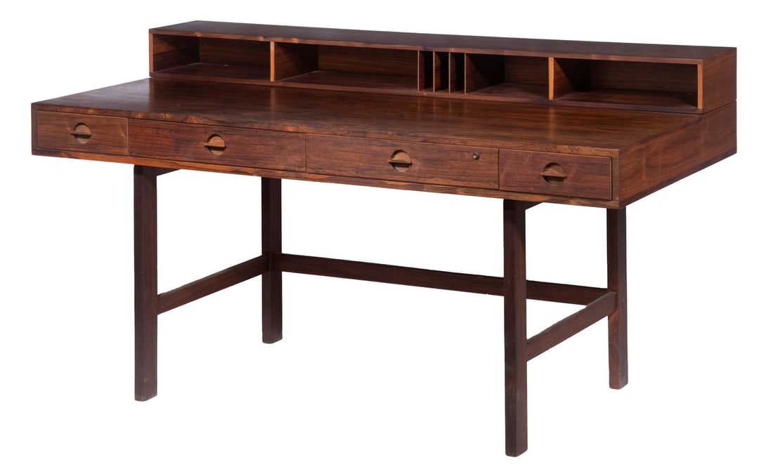 DANISH MODERN ROSEWOOD DESK BY PETER LOVIG NIELSEN: DANISH MODERN ROSEWOOD DESK BY PETER LOVIG NIELSEN Midcentury Modern Flip-Top Desk, designed by Peter Lovig Nielsen for Dansk, having a hinged top storage section that flips to create a larger work