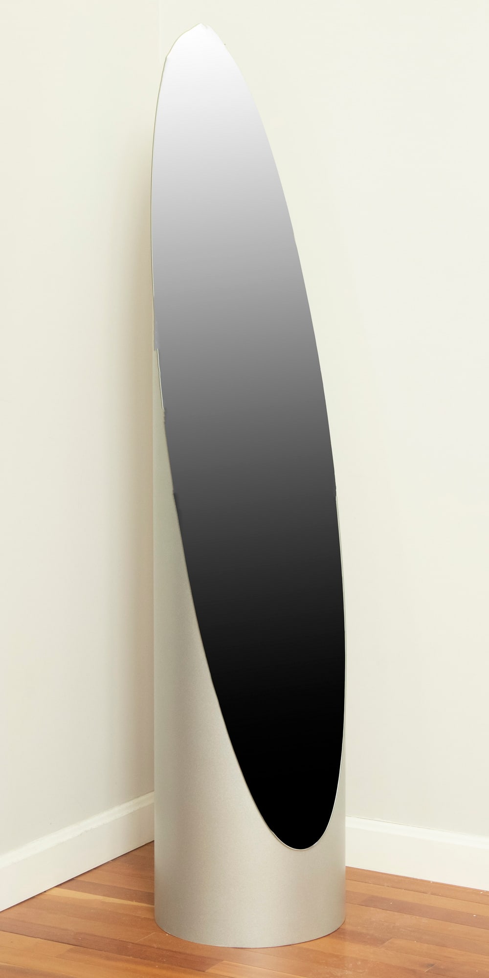 ROGER LECAL STYLE LIPSTICK FLOOR MIRROR (1 of 1)
