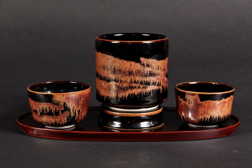 (4 PC) SET BROTHER THOMAS BEZANSON POTTERY - Tea: (4 PC) SET BROTHER THOMAS BEZANSON POTTERY - Tea Service in cylindrical form with Honan Tenmoku glaze: Open Pot on Ring, two Handleless Cups. All signed, with collector's marks, on lacquered tray. Thi