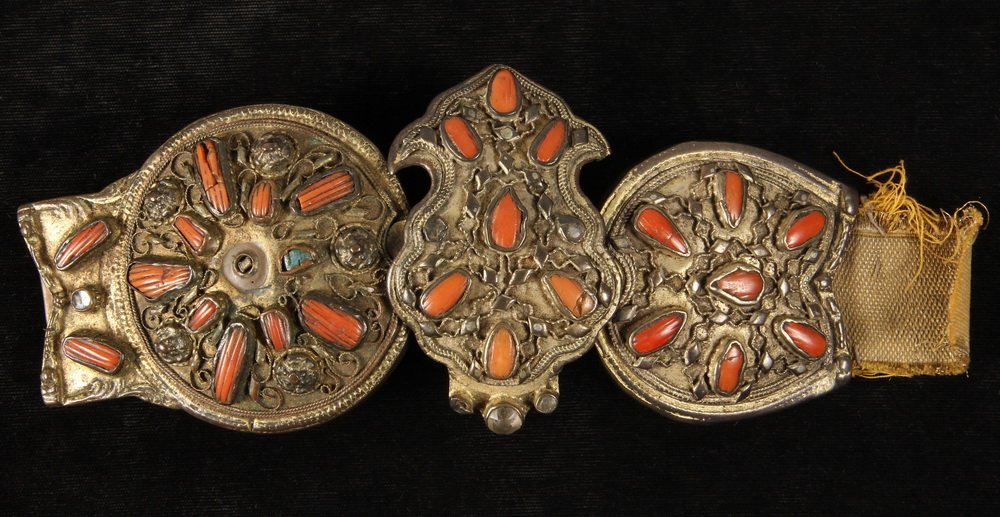 OTTOMAN BELT BUCKLE - 18th c. Three-Part Gilt Bronze: OTTOMAN BELT BUCKLE - 18th c. Three-Part Gilt Bronze Belt Buckle, with cast and applied wire decoration, carnelian cabochon settings, horse shoe and disc forms flanking shaped shield. 8" wide. Age and