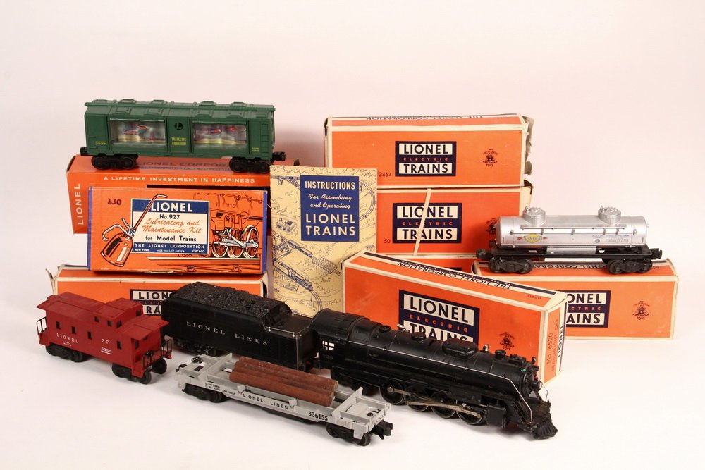 (16 PCS) LIONEL TOY TRAINS - In boxes, with: (16 PCS) LIONEL TOY TRAINS - In boxes, with instructions, unless noted, including: No 726 Engine & No 2426 Tender (1946) with bottle of Smoke Pellets (no box or inst); PLUS No 3435 Traveling Aquarium 