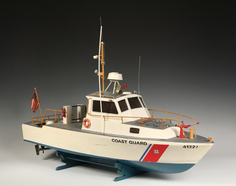 BOAT POND MODEL - Coast Guard 41' Utility Boat: RADIO CONTROLLED BOAT MODEL - of the Coast Guard 41' Utility Boat UTB-41327 (Port Angeles, WA), which had a 4" firefighting monitor, two Cummings diesels, top speed of 25 knots, 300 mile range, 8-10 h