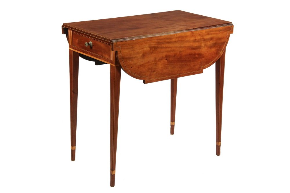 FEDERAL PEMBROKE TABLE - Diminutive Hepplewhite (1 of 6)