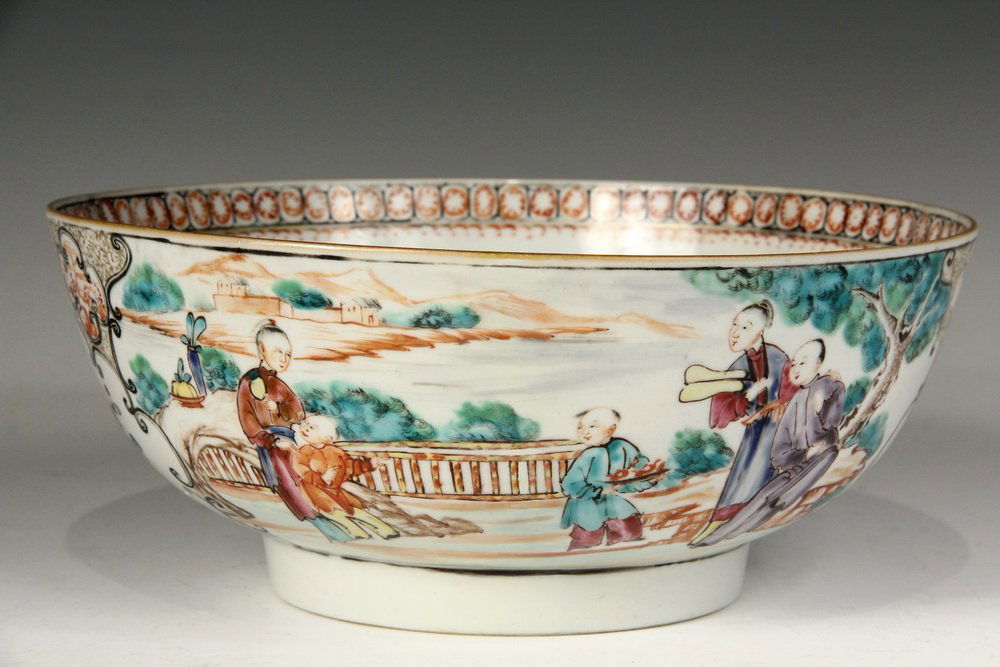 CHINESE EXPORT BOWL - Late 18th c. Canton Famille Rose (1 of 5)