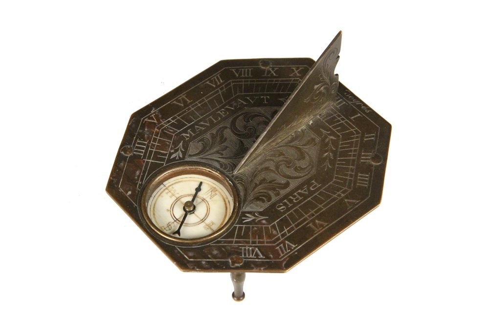 MINIATURE FRENCH SUNDIAL - 18th c. Bronze "Butterfield" (1 of 3)