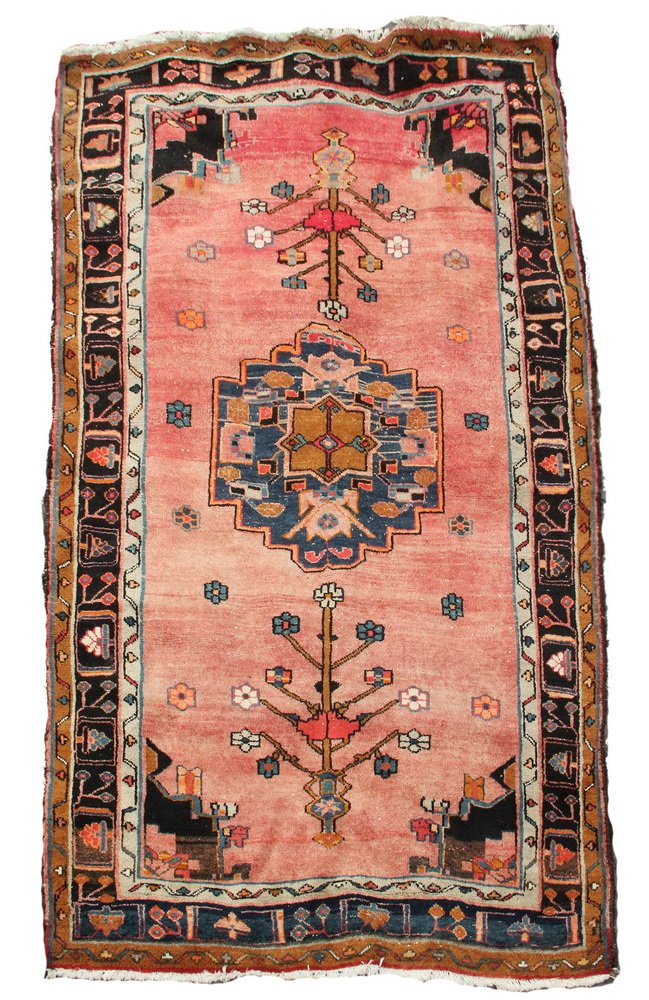 SOUTH PERSIAN VILLAGE RUG - 5' x 8'9" - Iran, mid 20th (1 of 8)