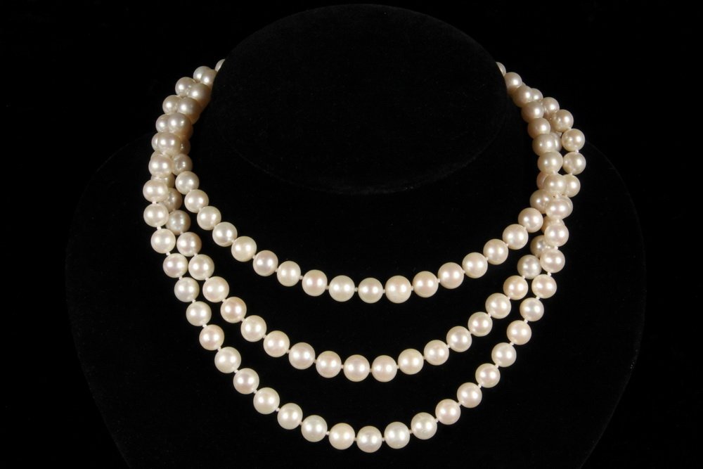 NECKLACE - Triple Strand Pearl Necklace with Square 18K (1 of 3)