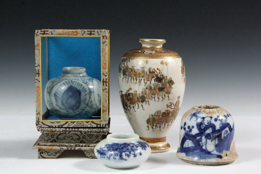 (4 PCS) SMALL ORIENTAL PORCELAIN - Including: Ming: (4 PCS) SMALL ORIENTAL PORCELAIN - Including: Ming Dynasty (ca 1500-1600) Miniature Blue & White Squat Jarlet, 2 1/8" tall, in modern glass display case; PLUS Late Meiji Miniature Satsuma Baluster Vas