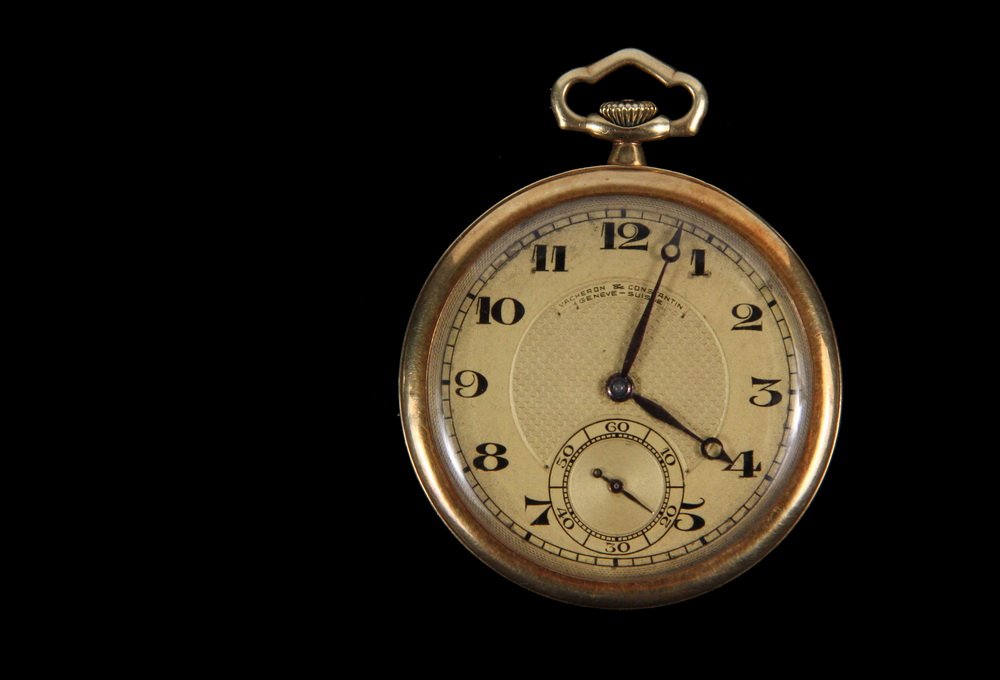 POCKETWATCH - 14K Yellow Gold Deco Slim Case Open Face: POCKETWATCH - 14K Yellow Gold Deco Slim Case Open Face Vacheron & Constantin Swiss Pocket Watch with matte gold dial, 18 jewels, sn 389567, 8 adjustments, case marked 14K E.E.R., Art Deco monogram CZT