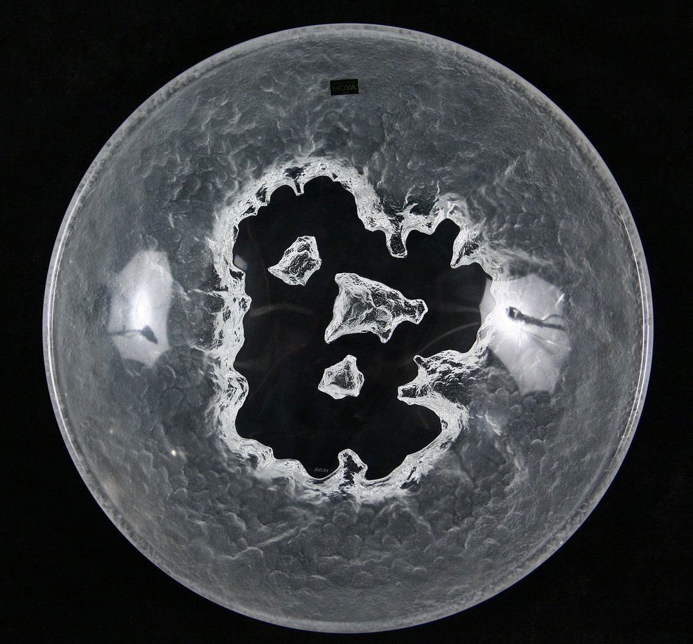 JAPANESE CRYSTAL BOWL - Hoya "Snowlake" Pattern Bowl,: JAPANESE CRYSTAL BOWL - Hoya "Snowlake" Pattern Bowl, 11 3/4" diam., in the original box with paper, lucite stand. Fine condition.