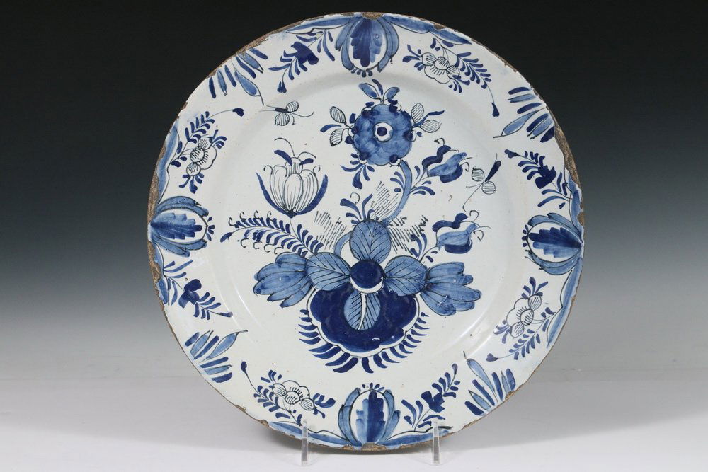 EARLY DUTCH DELFT DISH - Kraak-Style Wanli, Late 17th (1 of 2)
