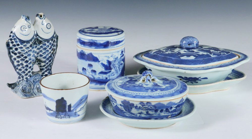 CHINESE BLUE & WHITE - Collection of (5) Pcs of 19th c. (1 of 5)