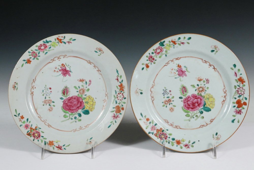 PAIR OF EARLY CHINESE PLATES - 18th c. Wucai Export (1 of 2)
