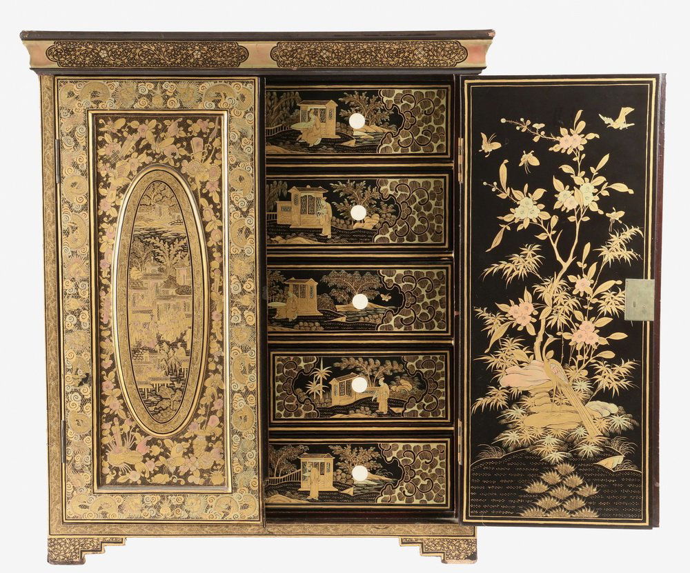 CHINESE MINIATURE COLLECTOR'S CABINET - A diminutive (1 of 8)