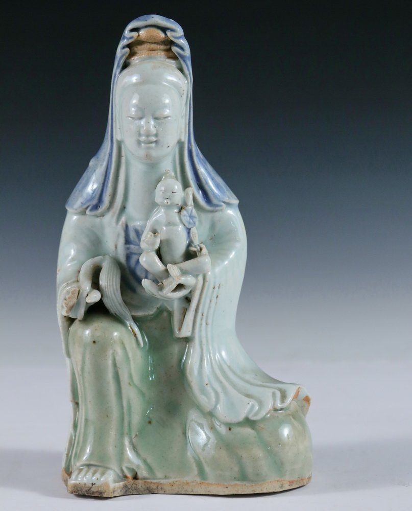 PORCELAIN FIGURE - Early 19th c. Chinese Porcelain (1 of 4)