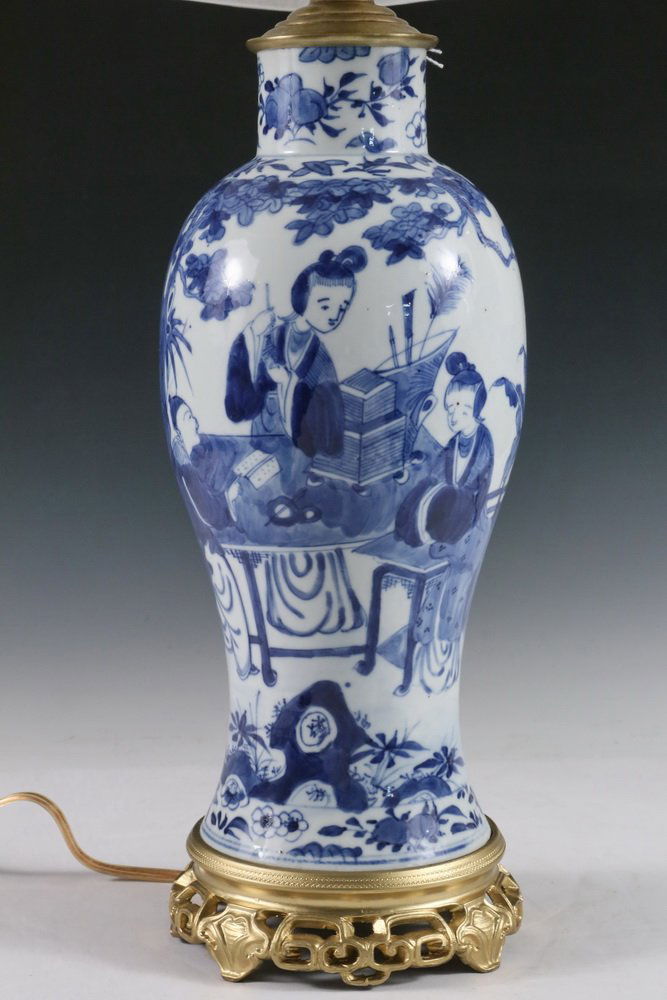 CHINESE EXPORT VASE AS TABLE LAMP BASE - Qing Style (1 of 3)
