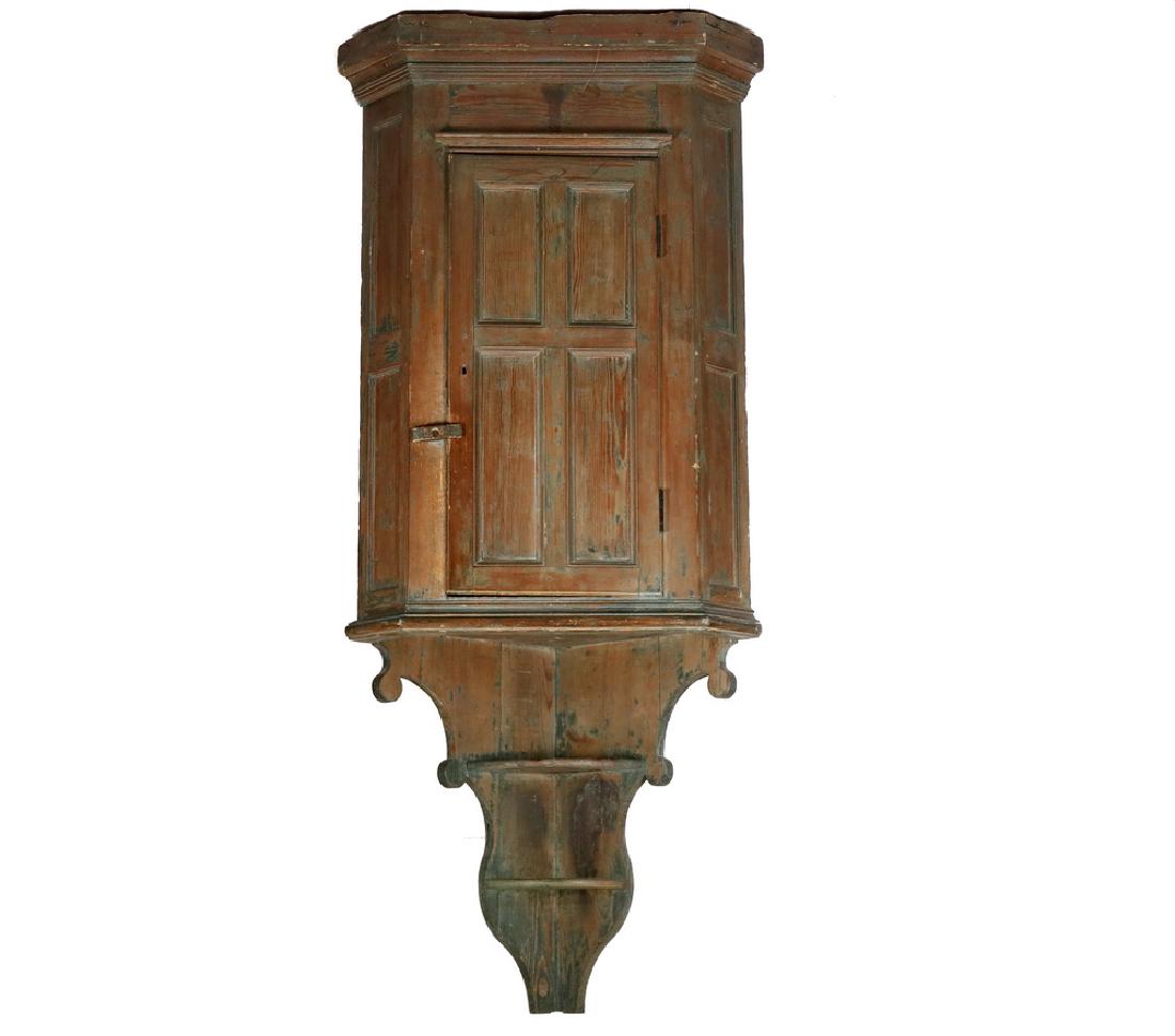 HISTORICAL PENNSYLVANIA WALL HANGING CORNER CUPBOARD (1 of 2)