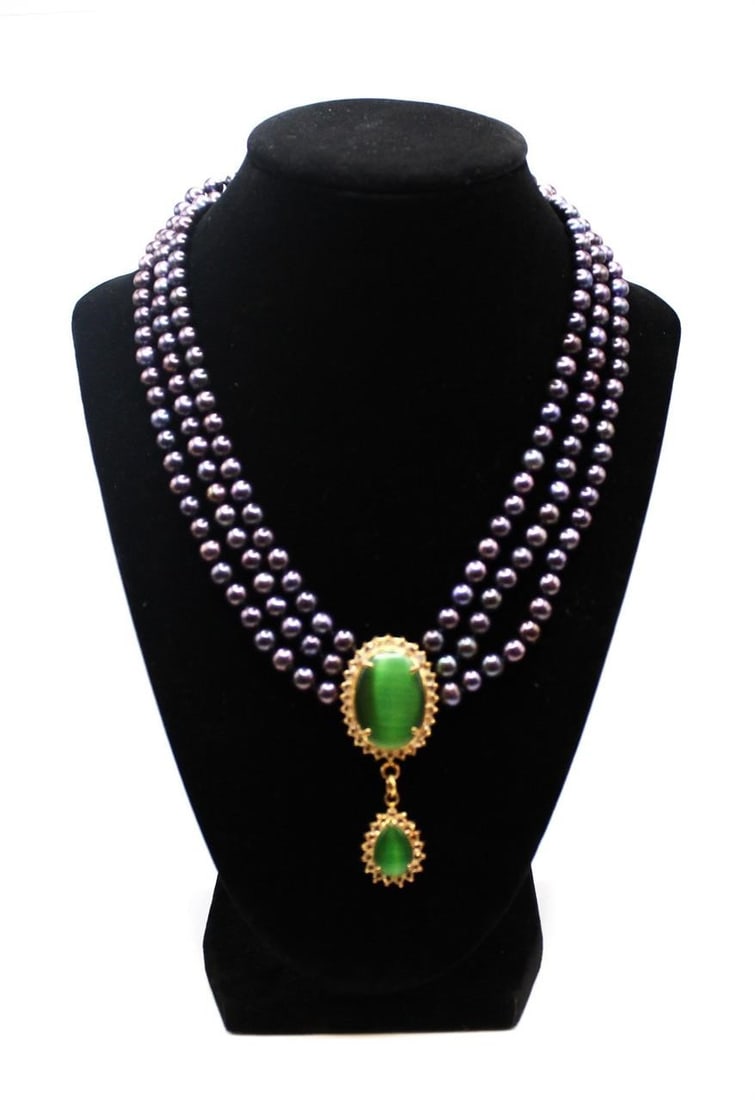 Very beautiful vintage statement 3 strands peacock freshwater pearls and Green Cat's eye center: Very beautiful vintage statement 3 strands peacock freshwater pearls and Green Cat's eye center stone necklaceDesigner/Brand: unknownMetal Purity: gold tone settingsMetal: gold tone settingStone: peac