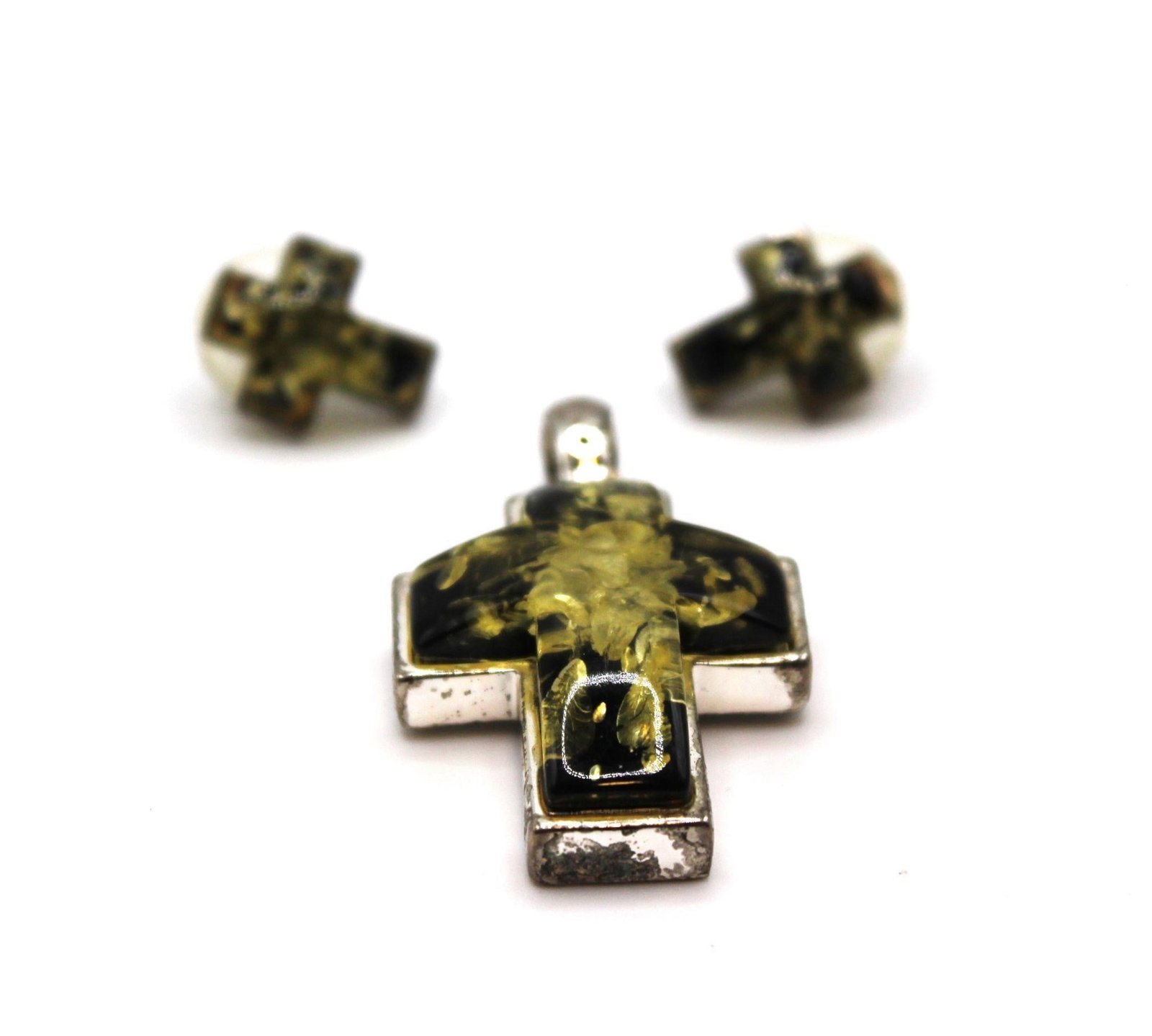 GLASS W/ AMBER CENTER CROSS JEWELRY SET: Very dainty Black glass with amber center Cross Jewelry set of pendant and stud earrings unmarked silver tone settings